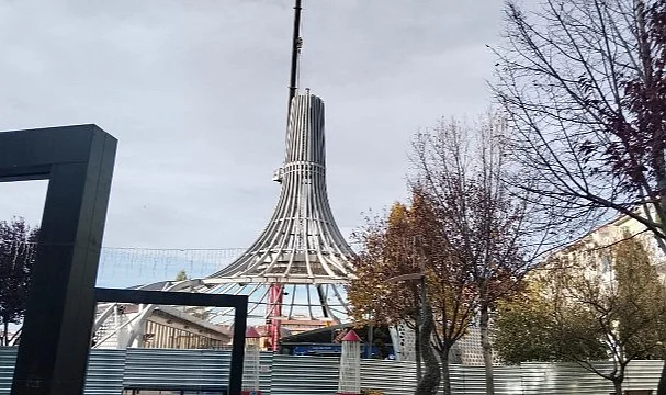 Çorum'un Tartışmalı Ucube Yapısı Yıkılıyor: Yıllardır Gündemden Düşmeyen Proje Sökülüyor