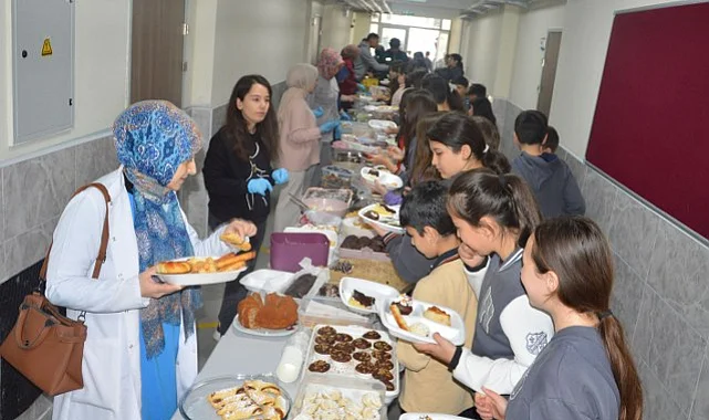 Havza’da Ortaokul Öğrencilerinden Gazze’ye Yardım Kermesi