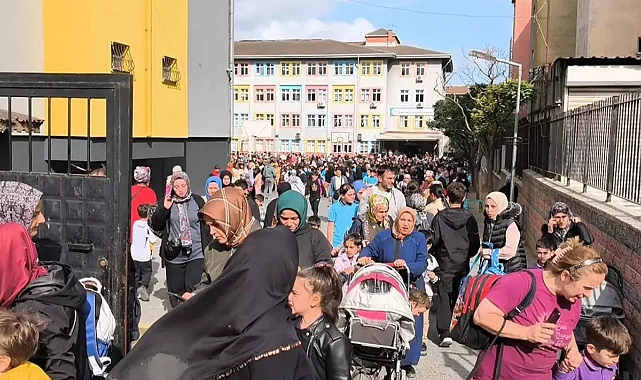 Marmara Denizi'nde 5 Büyüklüğünde Deprem! İstanbul'da Büyük Panik Yaşandı