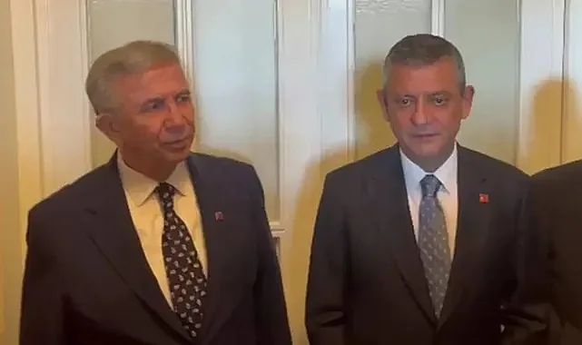Meclis’te Sürpriz Görüşme: Özgür Özel ve Mansur Yavaş Bir Araya Geldi