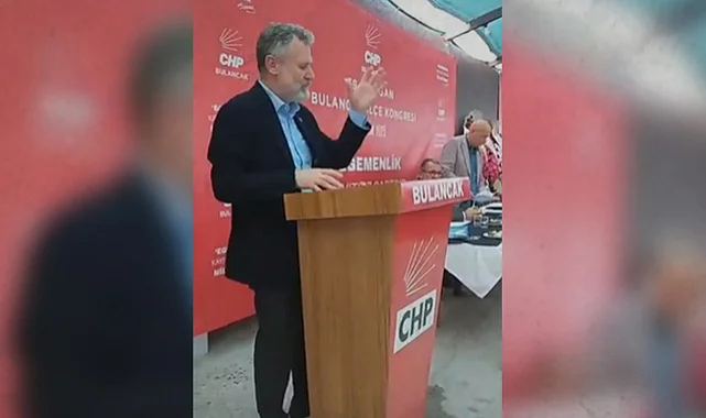 Mikrofonu Fırlatıp Kürsüden İndi
