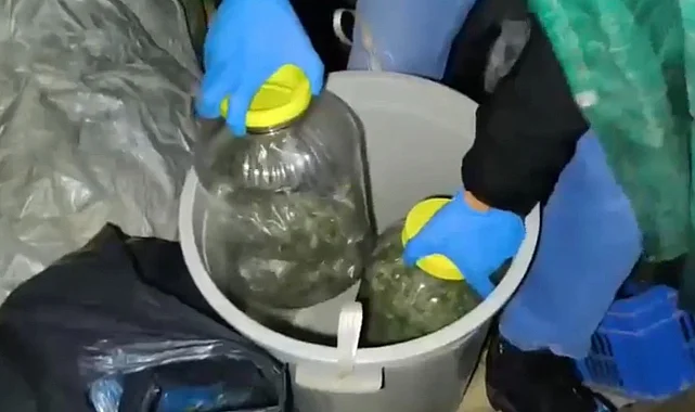 Narkotik'ten Şok Baskın! İlkadım'da Çatı Katı 'Zula' Çıktı!