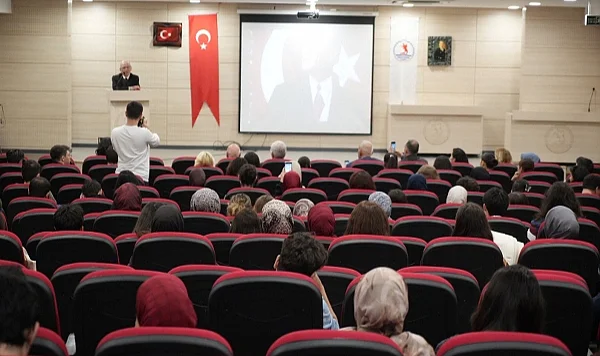 OMÜ'de İmparatorluktan Cumhuriyet'e Eğitim Konferansı