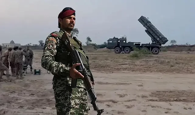 Pakistan’dan Sert Afganistan Mesajı: Açık Bir Savaşa Girme Seçeneğimiz Var