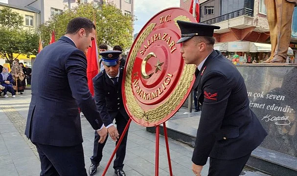 Salıpazarı'nda Cumhuriyet Coşkusu: 102. Yıl Dönümü Törenle Kutlandı