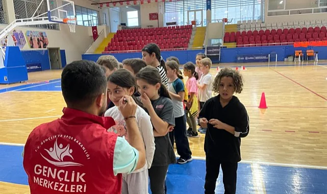 Salıpazarı’nda Renkli Etkinliklerle Dünya Kız Çocukları Günü Coşkusu