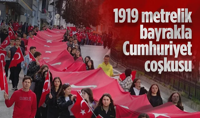 Samsun'da 1919 Metrelik Bayrakla Cumhuriyet Coşkusu