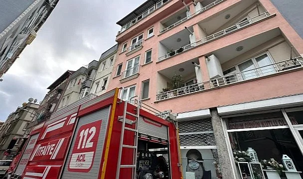 Samsun’da 4 Katlı Binanın Çatısında Çıkan Yangın Korkuttu