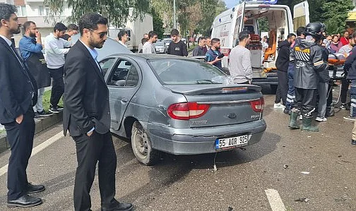 Samsun’da İki Otomobil Çarpıştı: 1’i Yaya 3 Kişi Yaralandı
