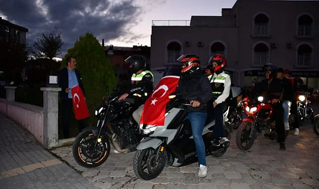 Vezirköprü’de 29 Ekim Cumhuriyet Coşkusu: Motosiklet Korteji Düzenlendi