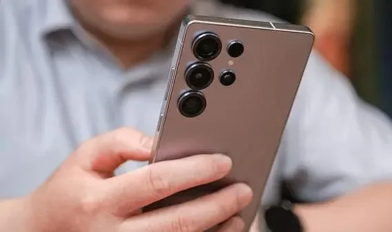 Samsung Telefonlara Zam Yolda: Bellek Krizi Fiyatları Tırmandırıyor