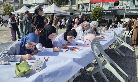 Samsun'da Filistinli Çocuklar İçin Çiz Etkinliği Düzenlendi