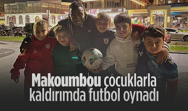 Samsunsporlu Makoumbou, Çocuklarla Kaldırımda Futbol Oynadı