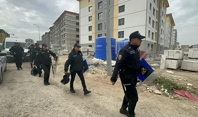Şantiyede Sopa ve Bıçaklar Çekildi, Kavgada 4 İşçi Yaralandı 