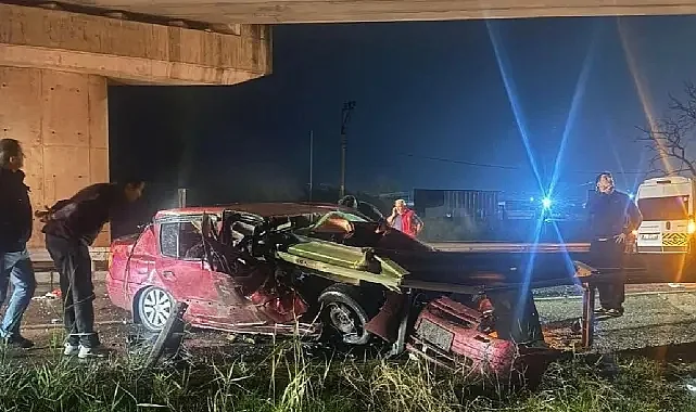 Tekirdağ’da Feci Kaza: Otomobil Bariyerlere Çarptı, 2 Ölü