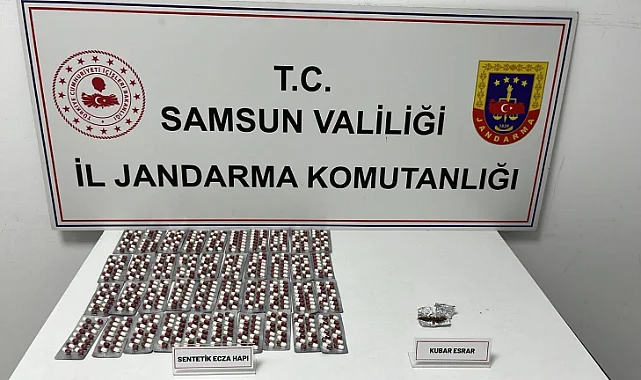 Tekkeköy'de Ticari Takside Yüzlerce Hap Ele Geçirildi