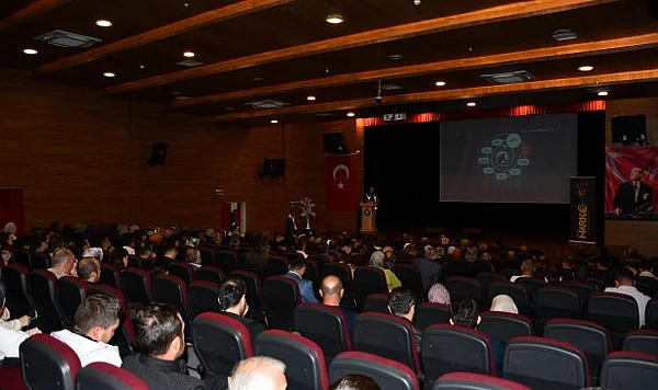 Vezirköprü’de Ailelere En İyi Narkotik Polisi Anne Eğitimi