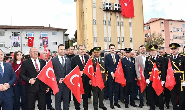 Vezirköprü'de Cumhuriyet Yürüyüşü