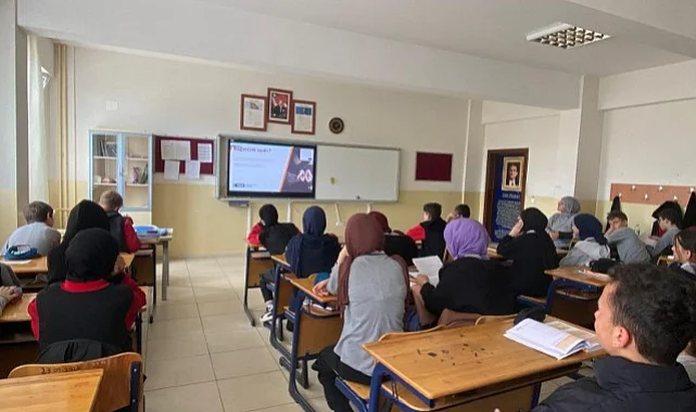 Yeşilay Asarcık’ta 300 Öğrenciye Bağımlılıkla Mücadele Eğitimi