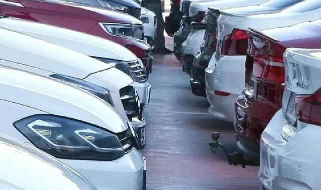 300 Bin TL'ye Alınabilecek En Mantıklı İkinci El Otomobiller (2025)