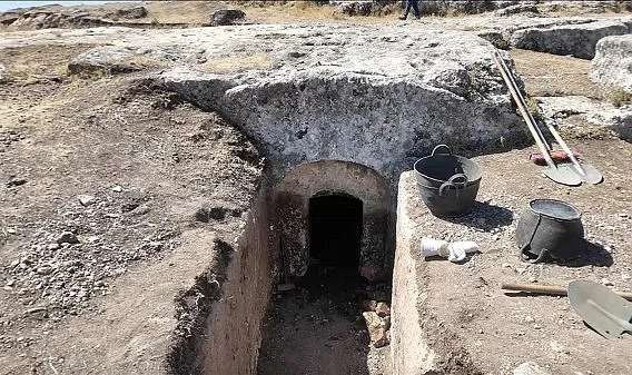 Adıyaman'da 1800 Yıllık Oda Mezarı Gün Yüzüne Çıktı!
