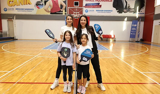 Canik'te Aileler Pickleball Şampiyonası'nda Yarıştı