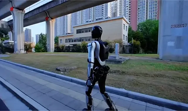 Çinli İnsansı Robot A2'den Yürüyüş Guinness Rekoru