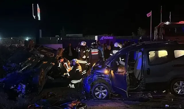 Edirne'de Feci Kaza: 2 TIR ve 3 Otomobil Çarpıştı, 1 Ölü, 2 Yaralı