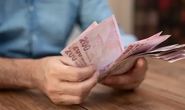 Elden Ücret Ödemesi Nedeniyle Düşük Kalan Emekli Maaşı Nasıl Yükseltilir?