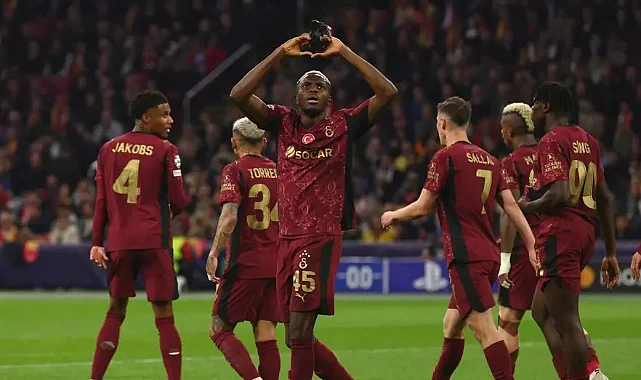 Galatasaray Tarih Yazdı: Ajax'ı Osimhen Hat-Trick'iyle 3-0 Yendi
