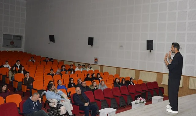Havza'da Gri Koç İle Gençlere Motivasyon Semineri Düzenlendi