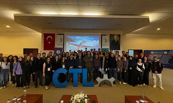 HÜRKUŞ'un Test Pilotundan OMÜ'lü Gençlere 'Gökyüzü Dersi'
