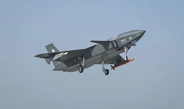 KIZILELMA Dünya Tarihinde Bir İlke İmza Attı: Jet Hedefini Havada Vurdu