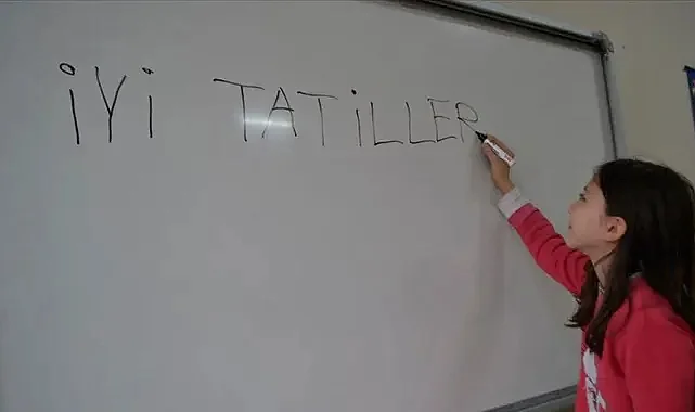 İlk ve Ortaokullarda 9 Günlük Ara Tatil Zili Çaldı