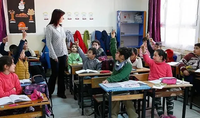 MEB Uyardı: Bu İşlemi Yapmayan Öğretmenlerin Maaşından Kesilecek