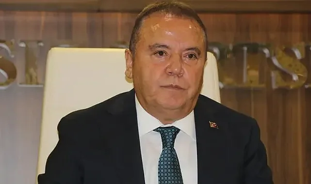 Muhittin Böcek Acil Hastaneye Kaldırıldı