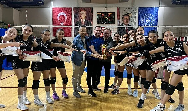 Okul Sporları Yıldız Kız Voleybol Doğu Bölge Şampiyonu Dumlupınar Oldu