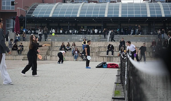 OMÜ'de Teknoloji Bağımlılığına Farkındalık: Ekranı Bırak, Raketi Kap Etkinliği