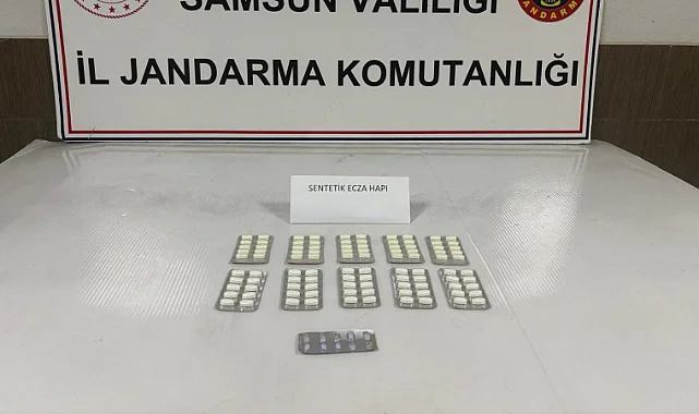 Jandarma'nın Dikkati Yakalattı! Şüphelinin Üzerinden 110 Adet Hap Çıktı