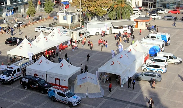 Samsun'da Kızılay Haftası Coşkusu: Kızılay Bizim Gözbebeğimiz Mesajı