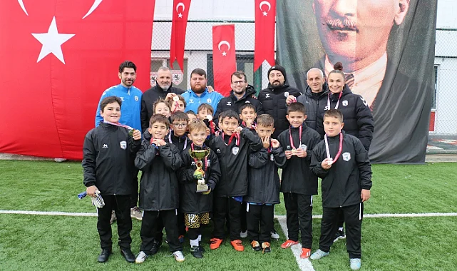 Samsun'da Miniklerin Futbol Şöleni: Atakum Belediyespor Şampiyonluğa Ulaştı