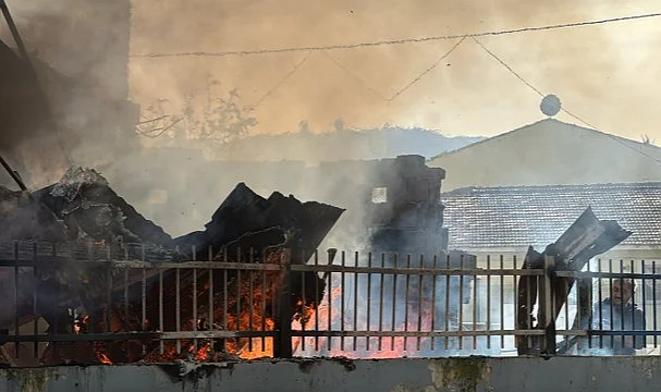 Samsun İlkadım'da Depo Yangını Çıktı