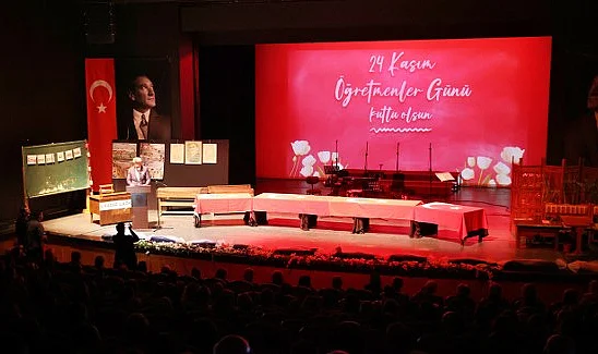 Samsun'da Öğretmenler Günü Kutlandı: Hizmet Şeref Belgeleri Verildi