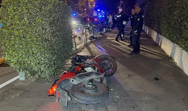 Samsun İlkadım'da Kaza: Motosiklet Yayaya Çarptı, 3 Kişi Ağır Yaralı