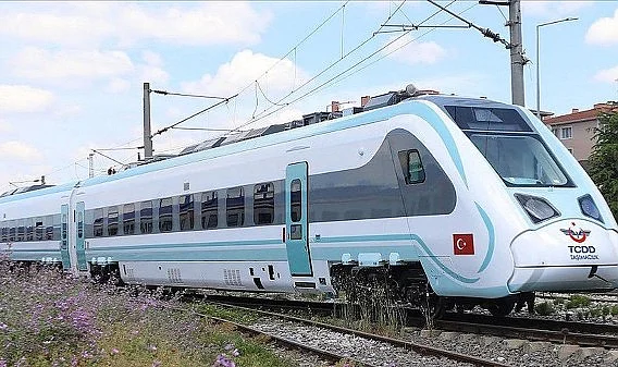 Türkiye'nin İlk Milli Hızlı Treni O Tarihte Raylarda?
