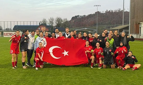 U17 Kadın Millilerde: Ladik Spor'un Yıldızları Destan Yazdı!