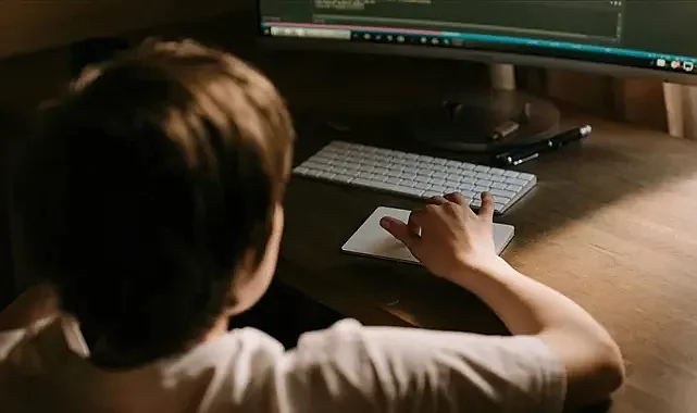 Yapay Zeka Eğitimi Dönüştürüyor: Öğretmenin Yeni Rolü Veri Okuma Rehberi