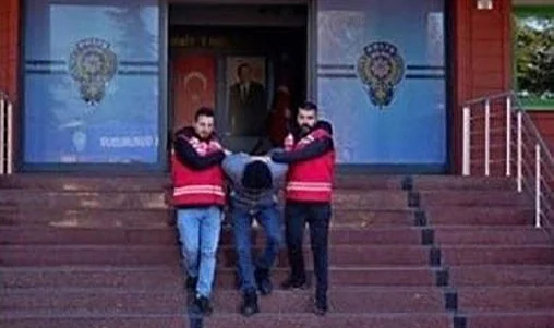 9 yıl 1 ay 17 gün hapis cezası bulunan cezaevi firarisi yakalanarak cezaevine teslim edildi