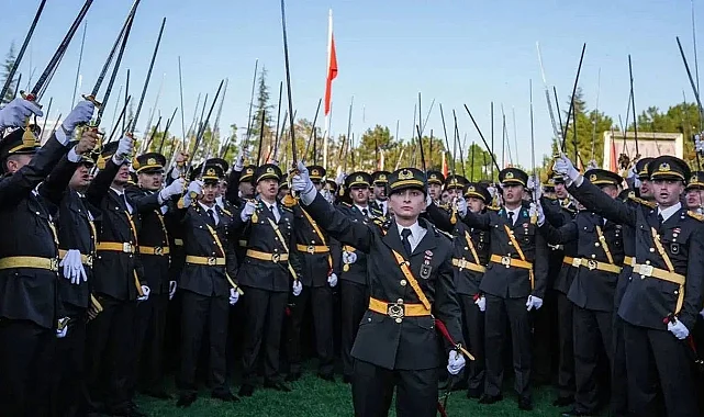 Atatürkçü Teğmenlerin Komutanı Albay Topsakal'a TSK'ya Dönüş Yolu