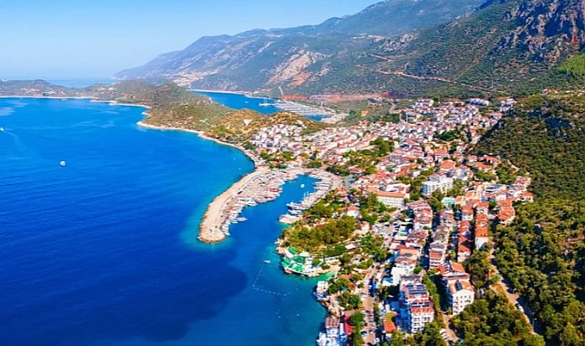 Antalya Turizminde Tarihi Rekorlar: 11 Ayda 16.7 Milyon Turist Ağırladı, Kasım Ayında En Çok Alman ve Rus Ziyaretçi Geldi 